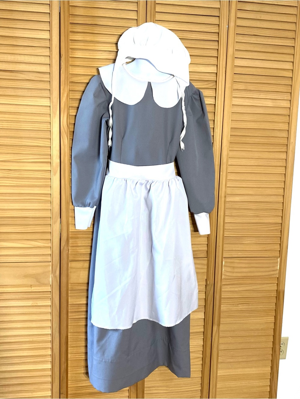 Girl’s large Pilgrim Amish 3-piece Thanksgiving Halloween costume